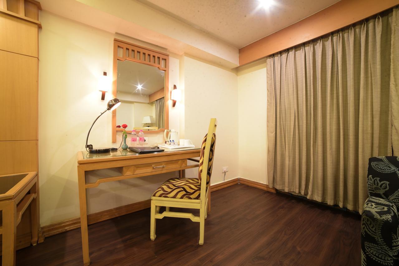 Hotel Babylon Inn Rāipur Buitenkant foto