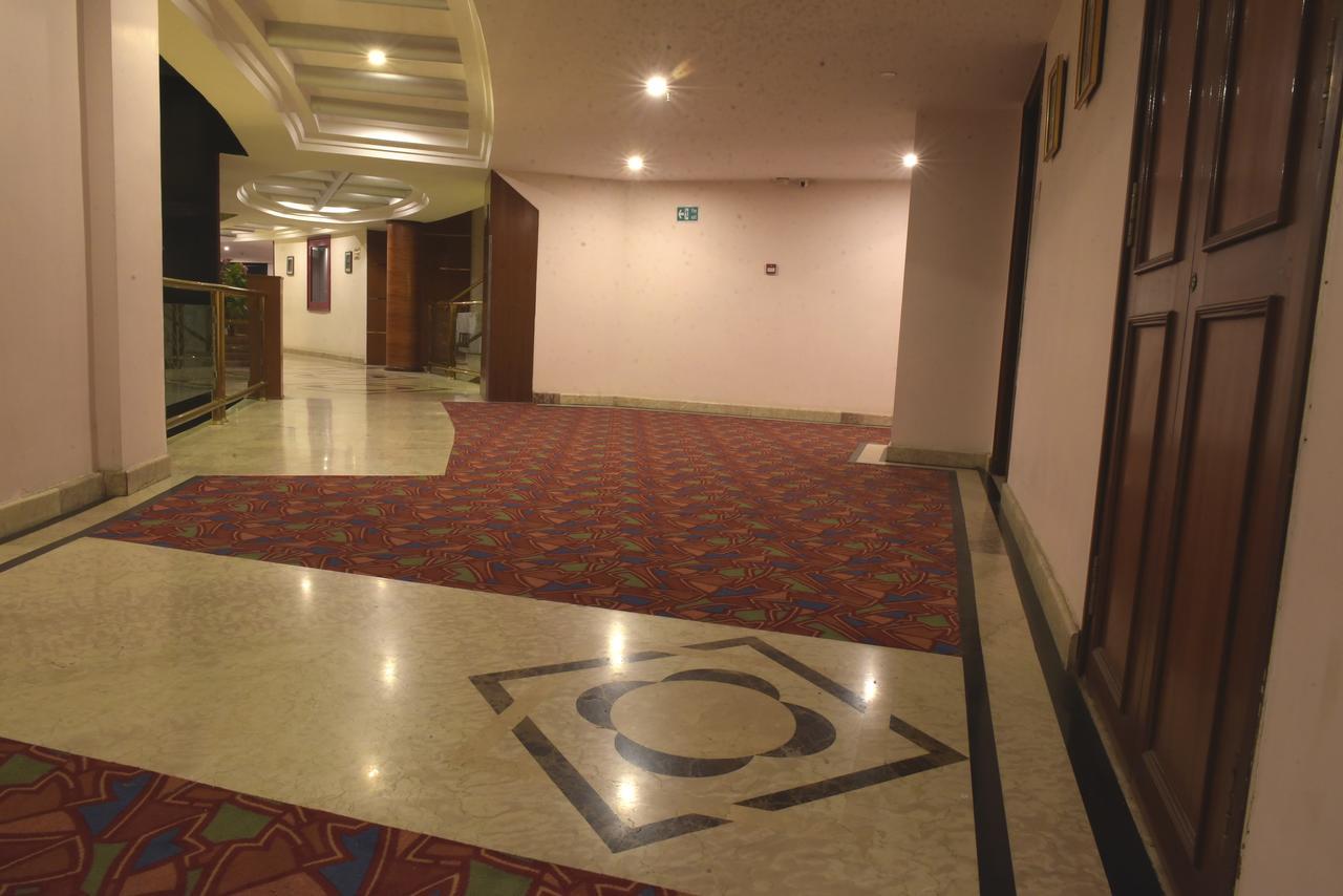 Hotel Babylon Inn Rāipur Buitenkant foto