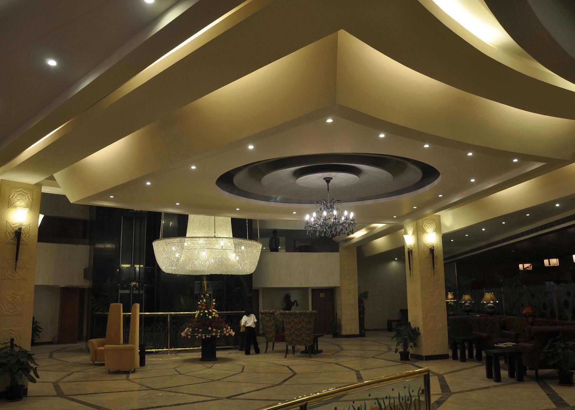 Hotel Babylon Inn Rāipur Buitenkant foto