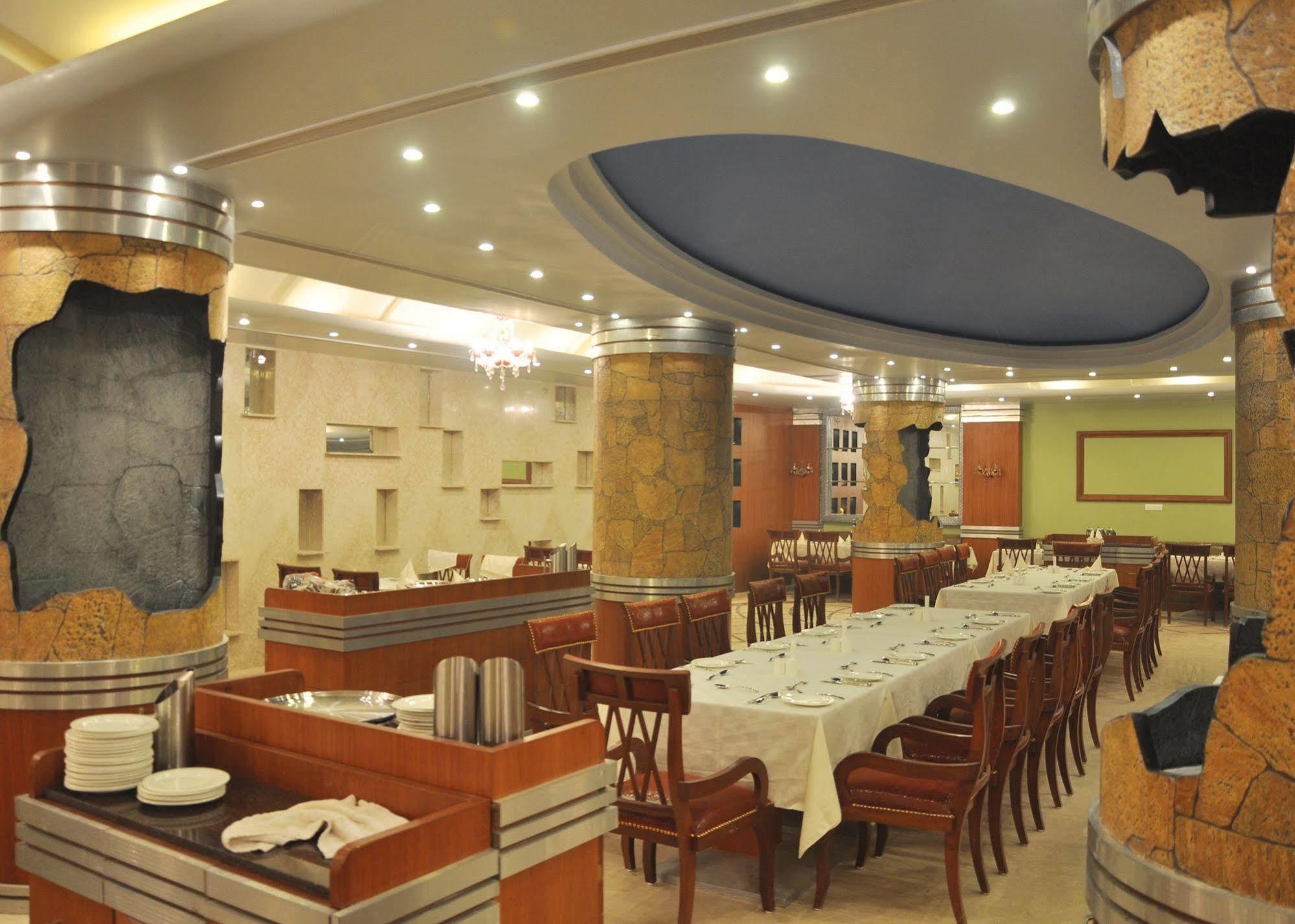 Hotel Babylon Inn Rāipur Buitenkant foto